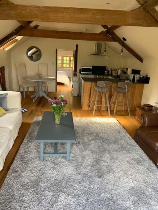 Beautiful Converted Coach House For Two Apartment Hoptonheath