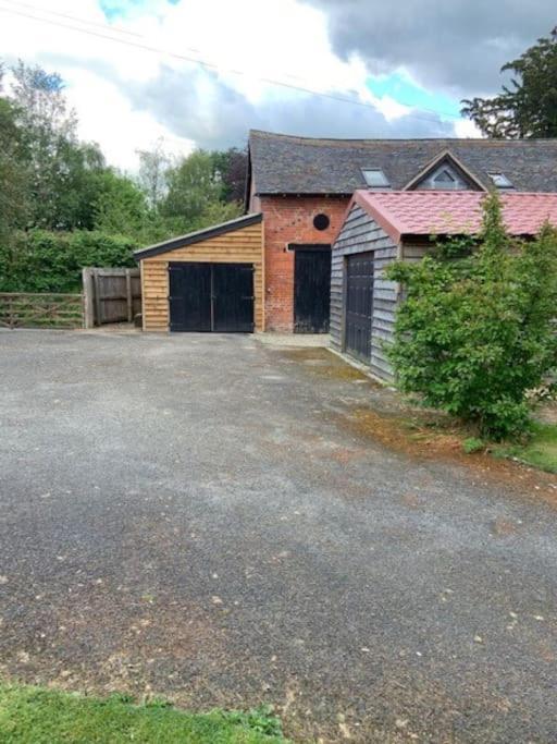 Beautiful Converted Coach House For Two Hoptonheath